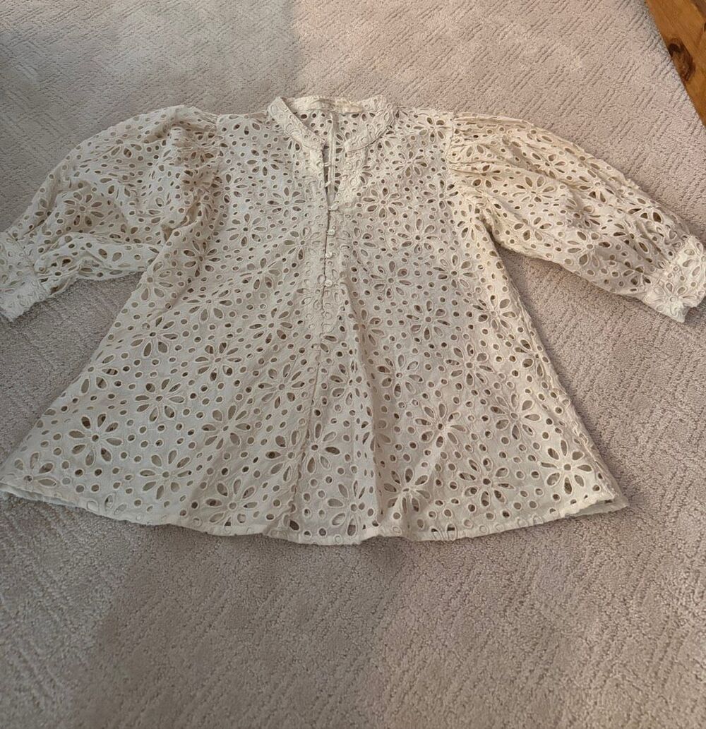 Jen’s Pirate Booty Pullover Lace Blouse with Camisole